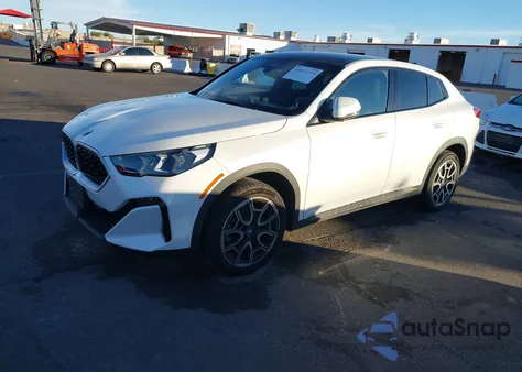 2025 BMW X2 xDrive28I z USA, uszkodzony, nr VIN WBX63GM06S5345577